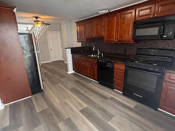 5th image of 2826 Mercer St