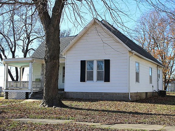 4th image of 208 N Main St