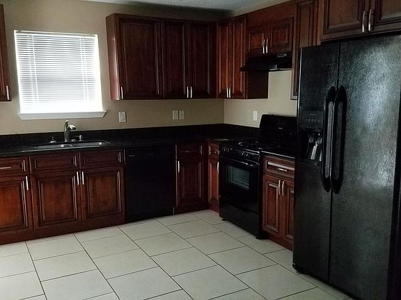2nd image of 3220 Dauterive Dr