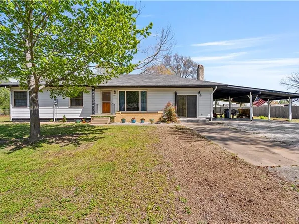103 El Paso St, Coffeyville, KS 67337