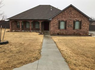 306 Hillside Dr, Harrah, OK 73045