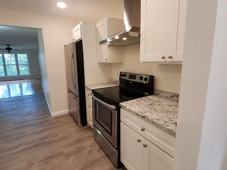 72 Juniper Rdg #A — Photo 9