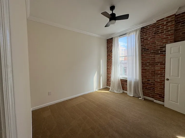 304 N Front St #P — Photo 5