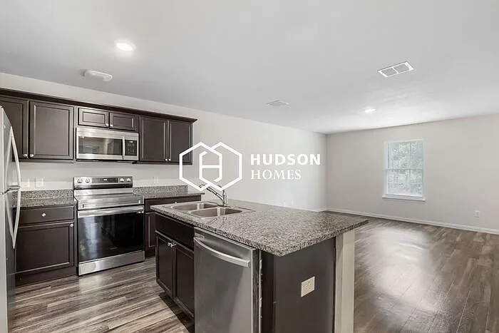 821 Linn St — Photo 6