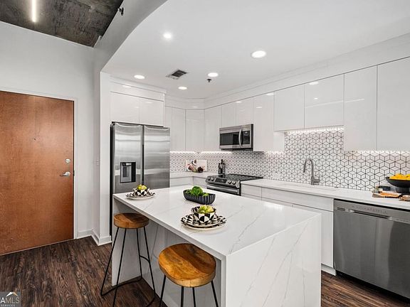 5th image of 250 Pharr Rd Unit 1116