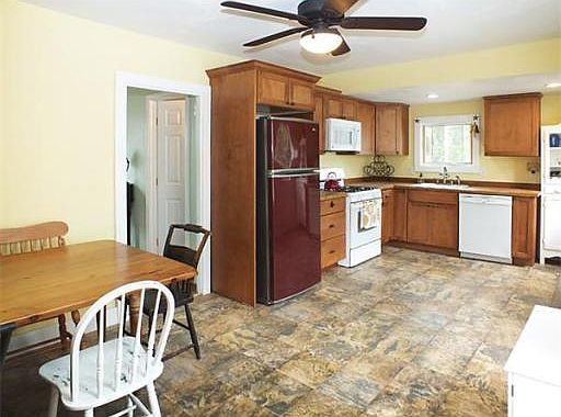3rd image of 29 Smiths Ln