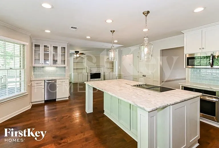 1217 Pinpointe Dr — Photo 5