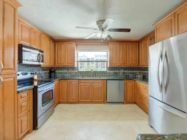 1975 SE 3rd St #4, Deerfield Beach, FL 33441