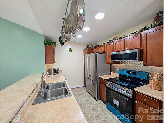 5th image of 65 Foxden Dr Unit 201