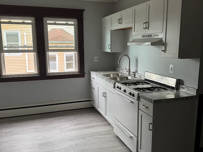 51 Howard St — Photo 8