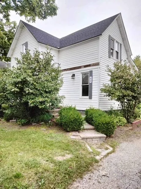 90 Virginia St photo 1