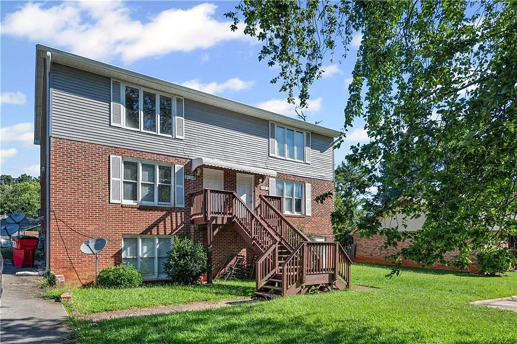 3 bed, 2.0 bath, 1496 sqft, $1,325 — Photo 2