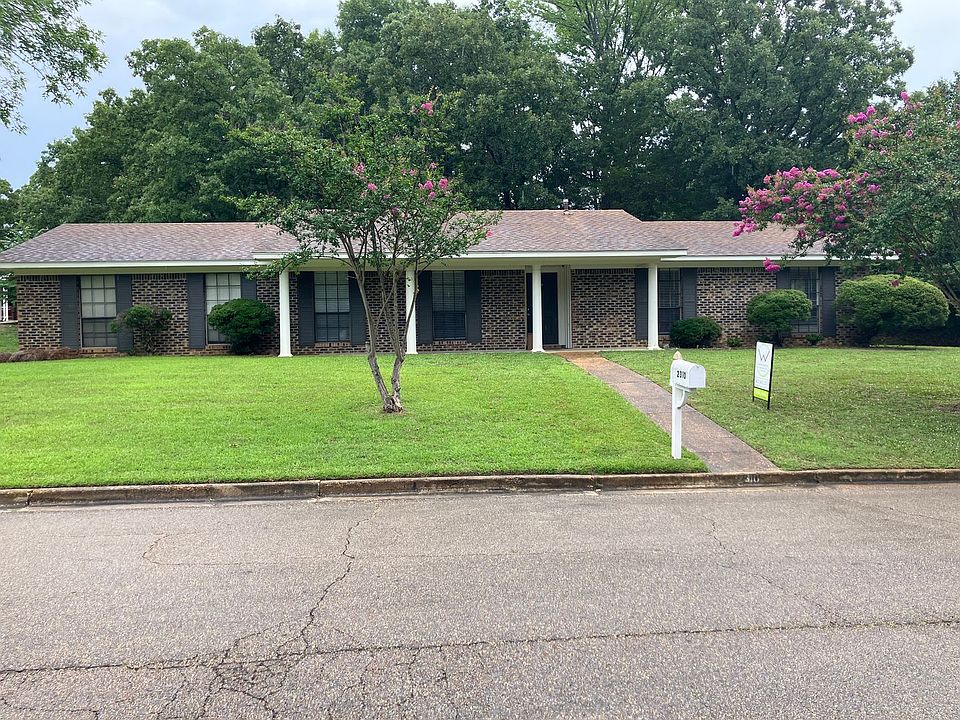 1st image of 2310 Redbud Ln