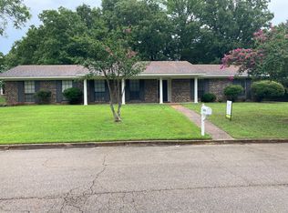 2310 Redbud Ln, Tupelo, MS 38801