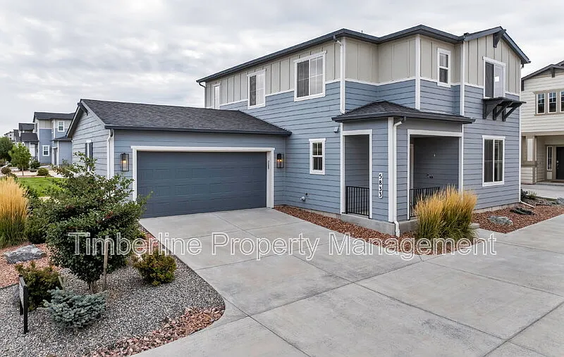 3 bed, 2.5 bath, 1690 sqft, $2,350 — Photo 3