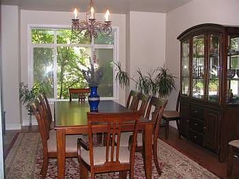 3rd image of 555 Riverview Dr