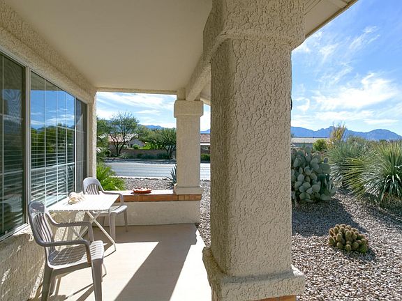 3rd image of 1071 E Desert Glen Dr