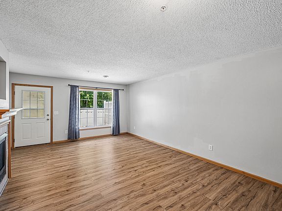 3rd image of 1164 101st Ave Ne