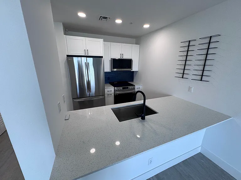 511 Lucerne Ave #Penthouse 611 — Photo 5