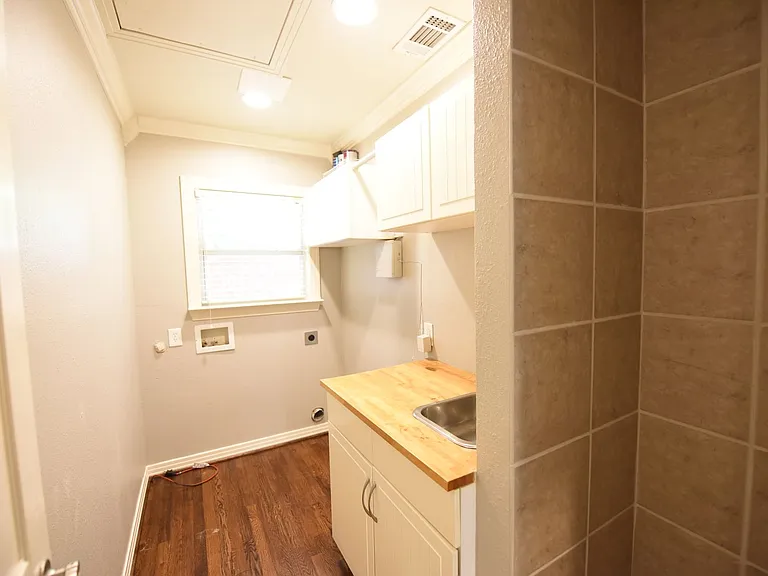 5606 Stanford Ave — Photo 16