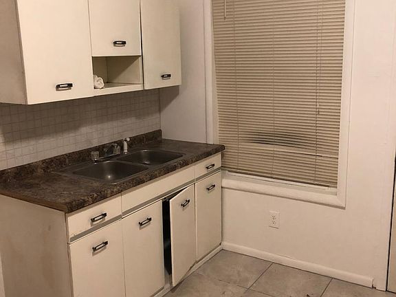 5th image of 465 W 27th St #1R