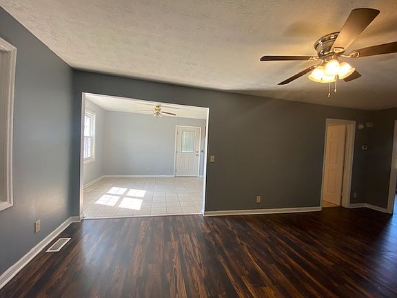 4th image of 109-111 Township Sq #111B