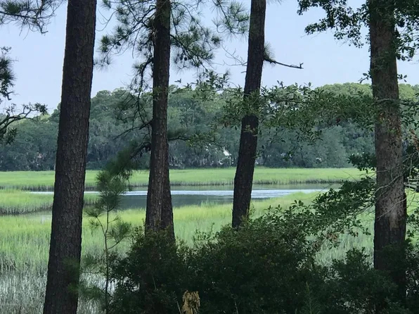 1073 Otter Cir, Beaufort, SC 29902