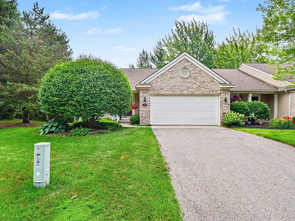 1st image of 30 Aspen Ln NE #40