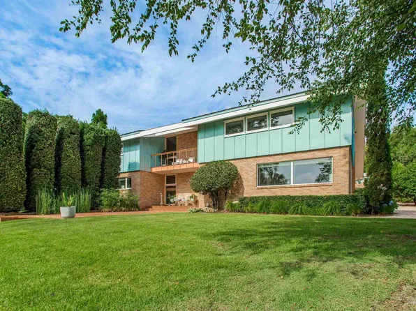 2621 Paradise Point Dr, Pensacola, FL 32503