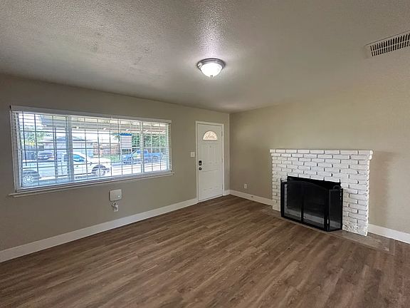3rd image of 7669 Eastbreeze Cir