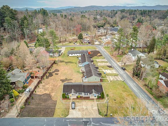 5th image of 618 1st Ave W