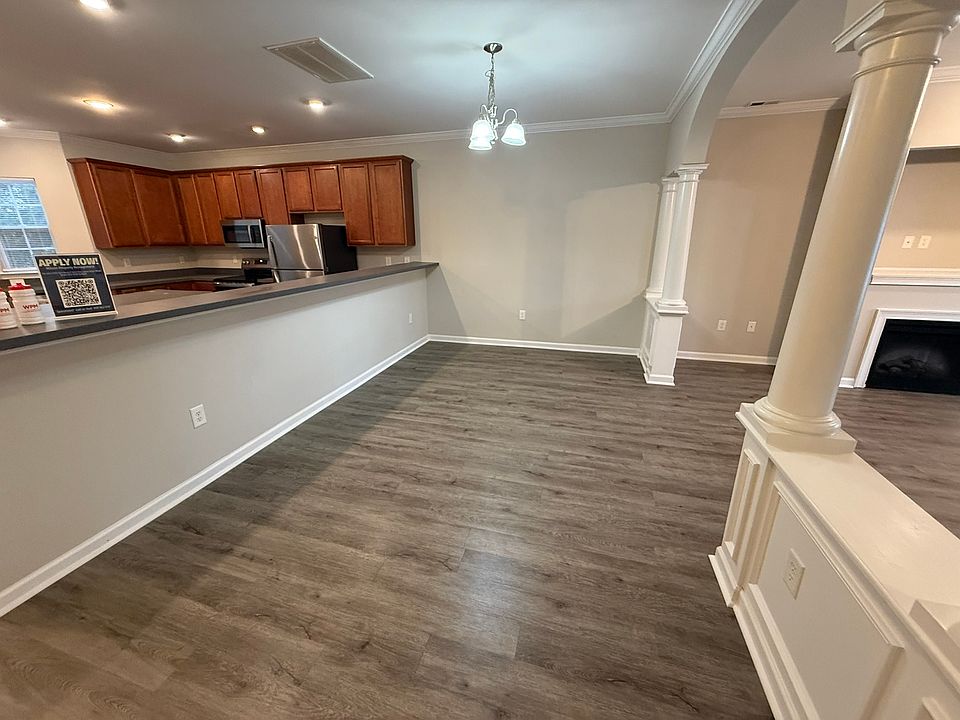 Updated 3 Bedroom LVP Laminate Flooring