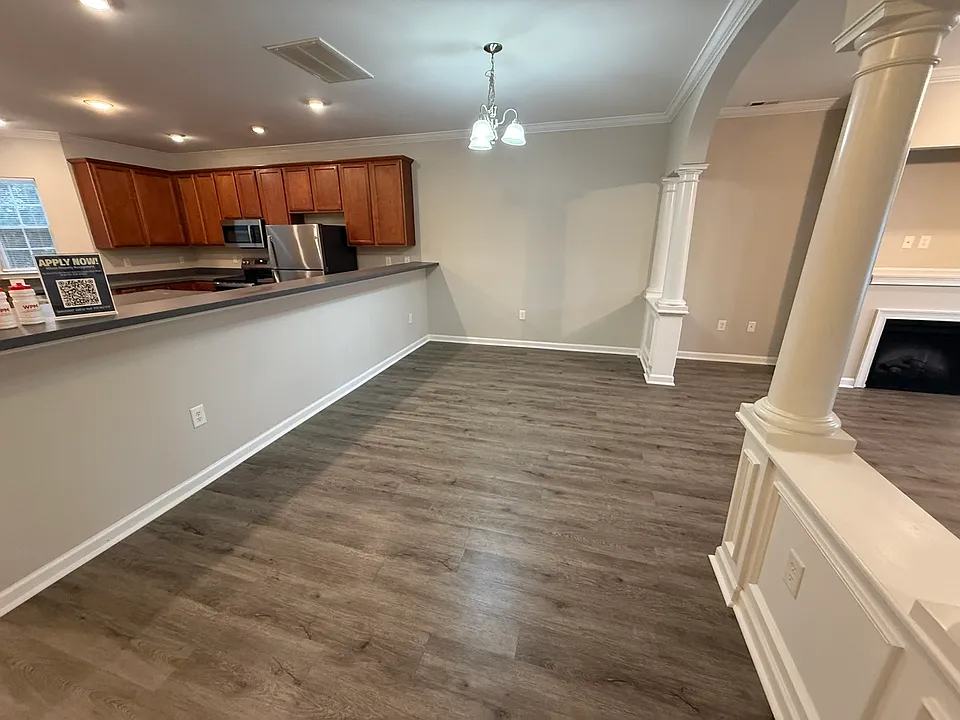 Updated 3 Bedroom LVP Laminate Flooring