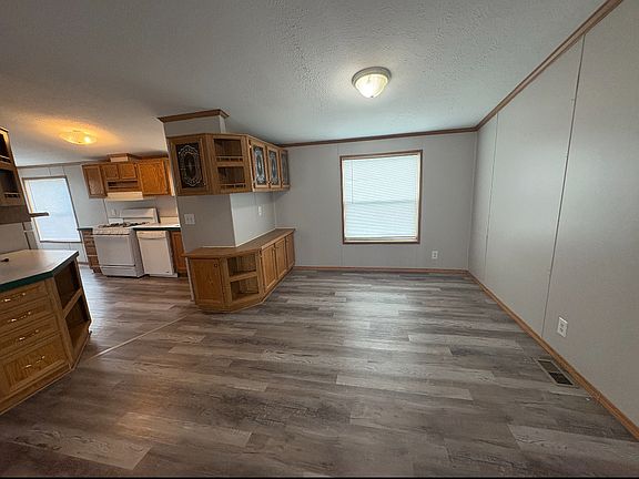 2nd image of 8301 Canyon Trl