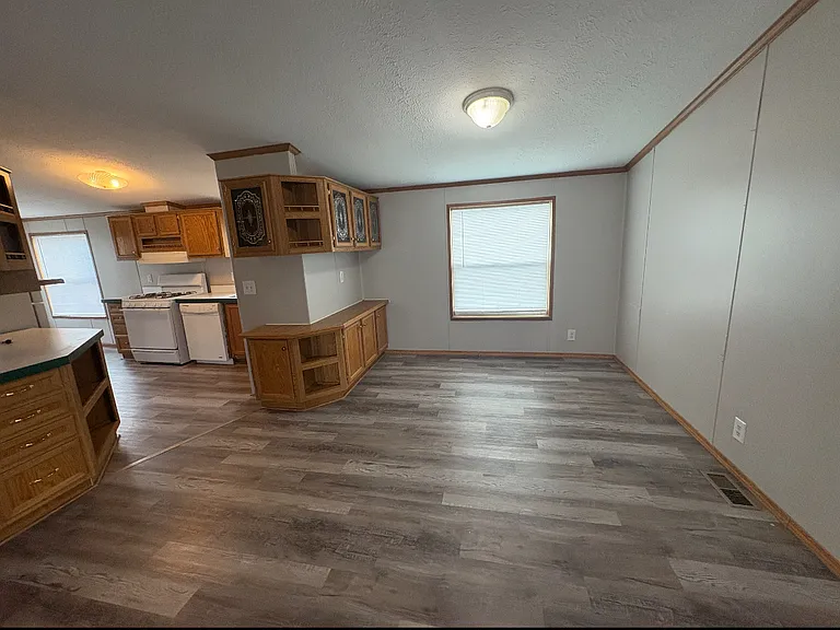 8301 Canyon Trl — Photo 2