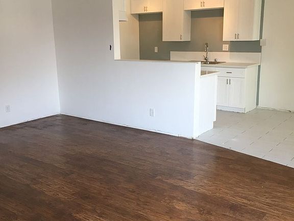 4th image of 14808 Blythe St Unit 7