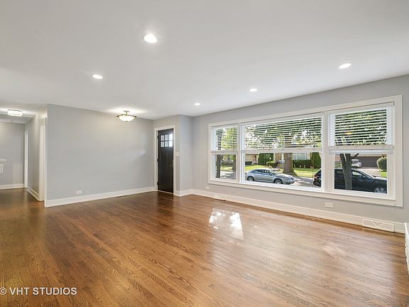 4th image of 7421 Kolmar Ave
