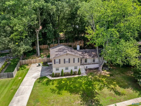 1305 Hiwan Trl SE, Huntsville, AL 35802