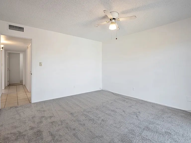 2104 E Cornell Dr — Photo 11