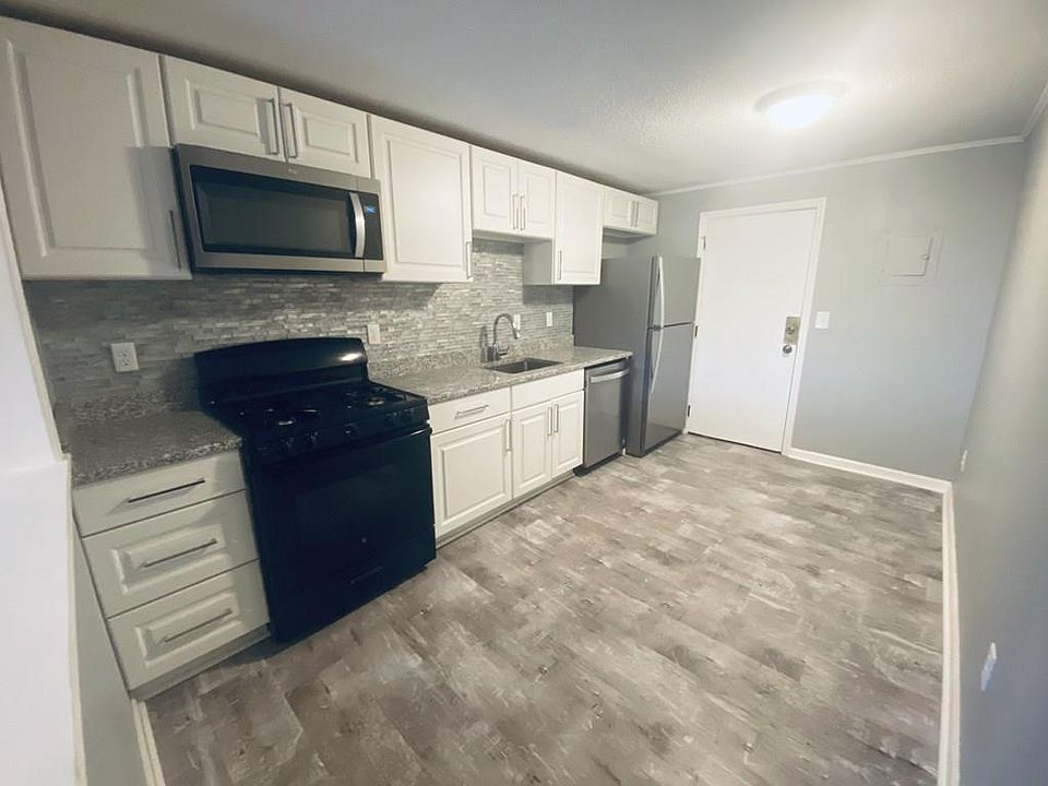 1st image of 625 W Lowell Ave Unit 13
