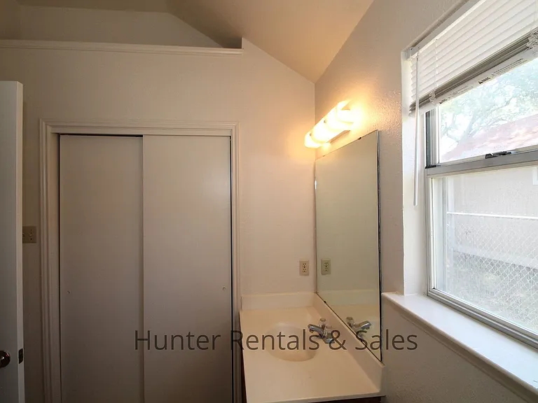 3801 Winchester Dr — Photo 14