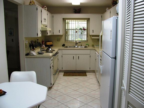 3rd image of 8876 SW 95th Ln Unit B
