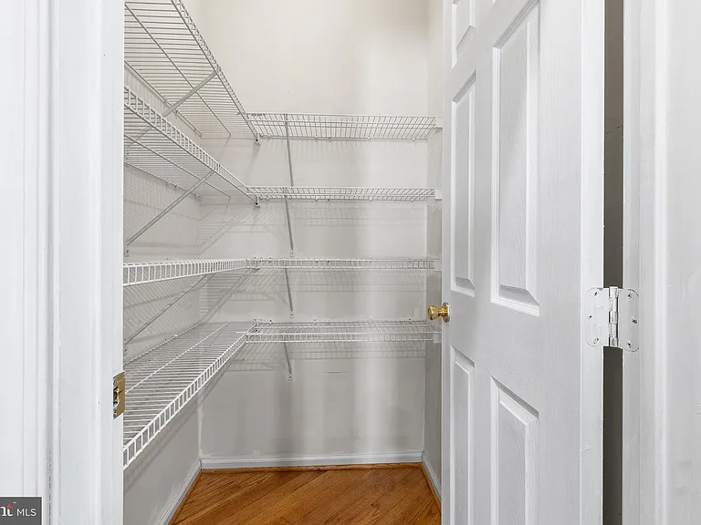 271 Yorktown Ct — Photo 12