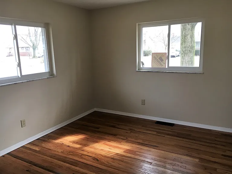 1216 Shanley Dr — Photo 18