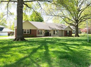 8815 W 106th St, Overland Park, KS 66212