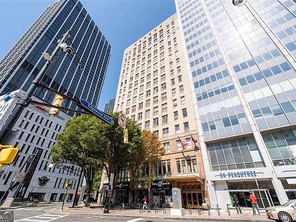 5th image of 32 Peachtree St NW APT 804