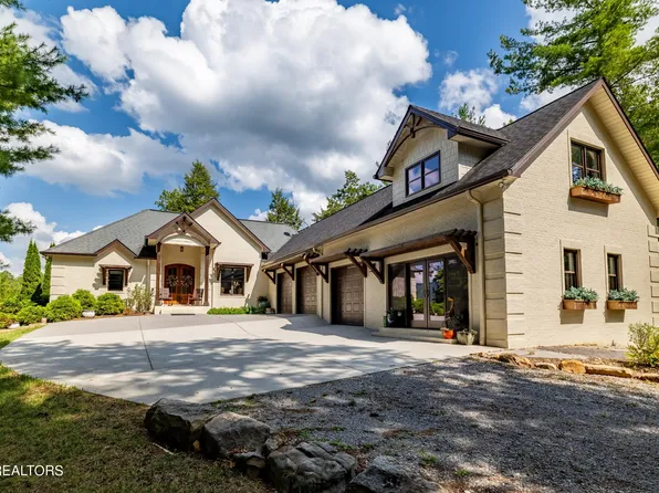 2548 Elks Point Dr, Walland, TN 37886
