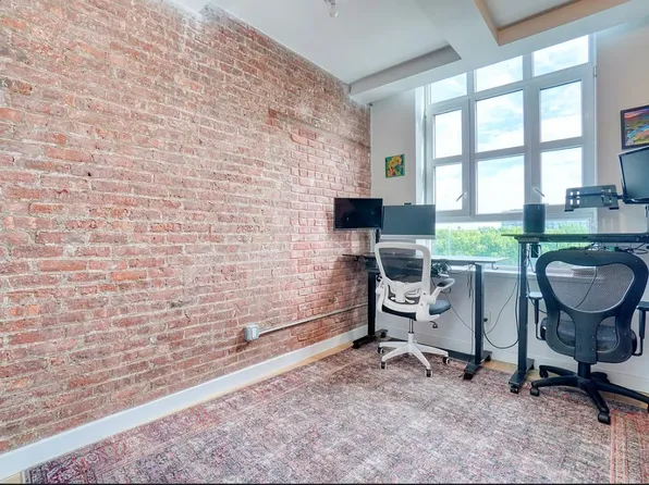 5-33 48th Avenue image 6 of 12