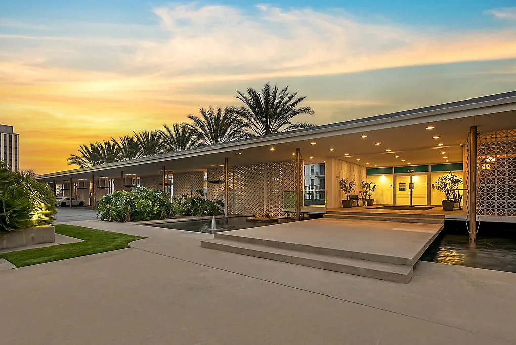 The Stuart at Sierra Madre Villa — Photo 2