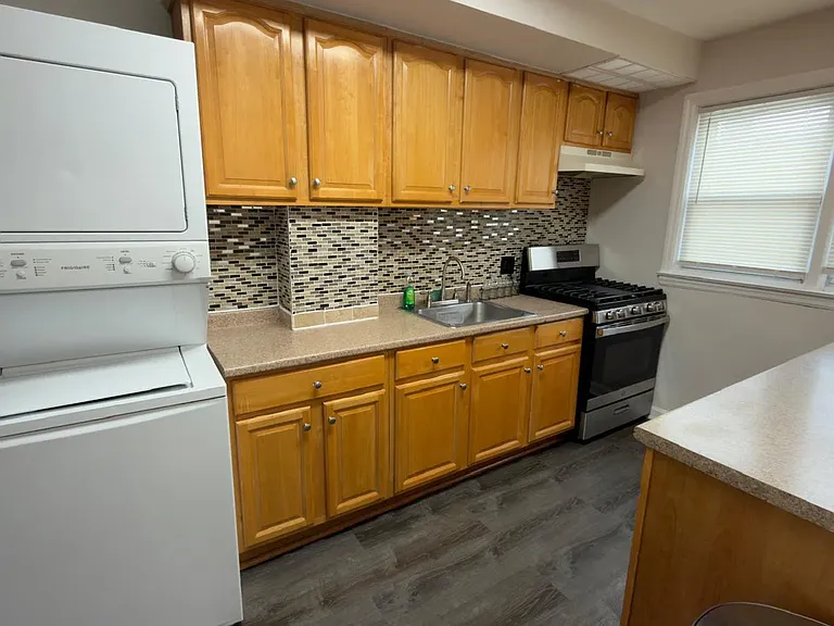 18-20 Bell Blvd #1 — Photo 8